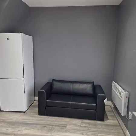 Impeccable 3-bed In Bradford To Explore *