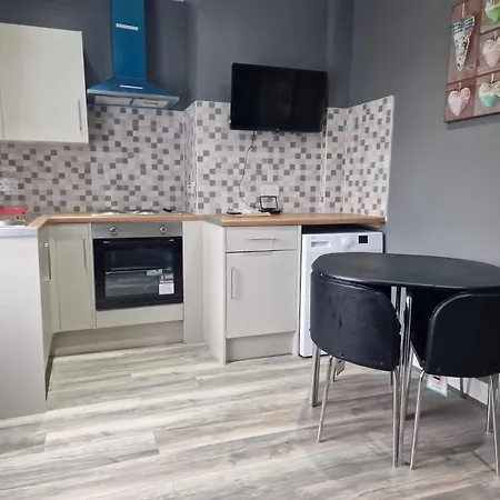 Apartment Impeccable 3-bed In To Explore Bradford (West Yorkshire)